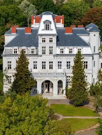 Manoir néorenaissance de prestige à Malina