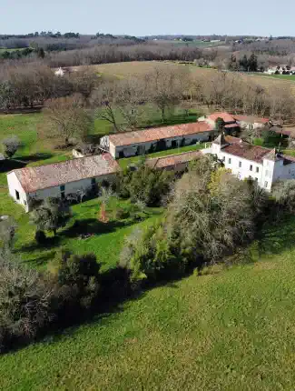 Logis du XVIIIe siècle avec dépendances et étang à Condéon, Condéon, Nouvelle-Aquitaine