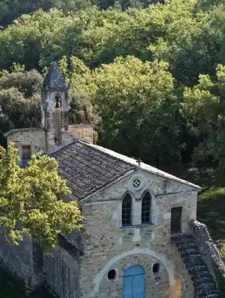 Domaine historique de 39 hectares avec chapelle classée et sources naturelles, Provence-Alpes-Côte d'Azur