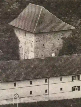 Auberge historique avec tour dans la région de l’Allgäu - près de Neuschwanstein