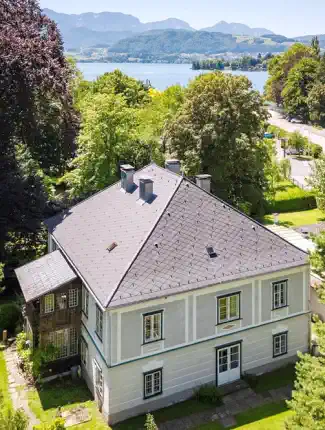 Demeure au lac Traunsee avec jardins et charme historique