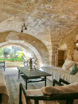 Propriété de village à vendre à Uzès avec piscine et jardin, Uzès, Occitanie