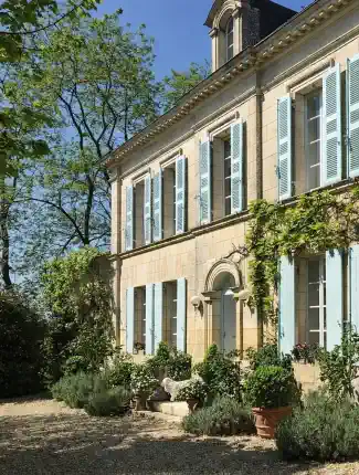 Maison de maître restaurée avec soin sur la côte atlantique, Gémozac, Nouvelle-Aquitaine