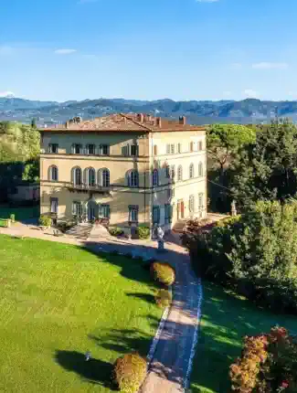 Demeure Renaissance avec grande salle de réception et fresques d’origine près de Lucques