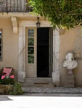 Propriété d'exception avec restauration raffinée proche d'Uzès, Uzès, Occitanie