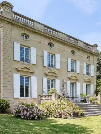 Propriété bourgeoise d’exception avec chapelle, orangerie et piscine près de Lyon, Vaugneray, Auvergne-Rhône-Alpes
