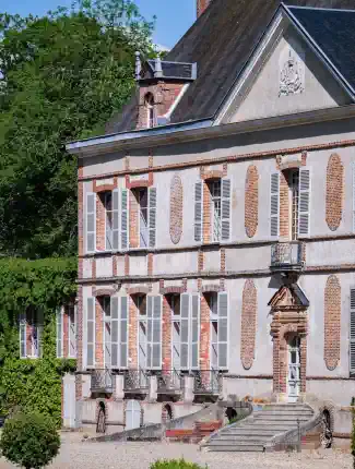 Château Louis XIII à vendre près de Paris – Propriété de 158 hectares en Bourgogne, Sens, Bourgogne-Franche-Comté