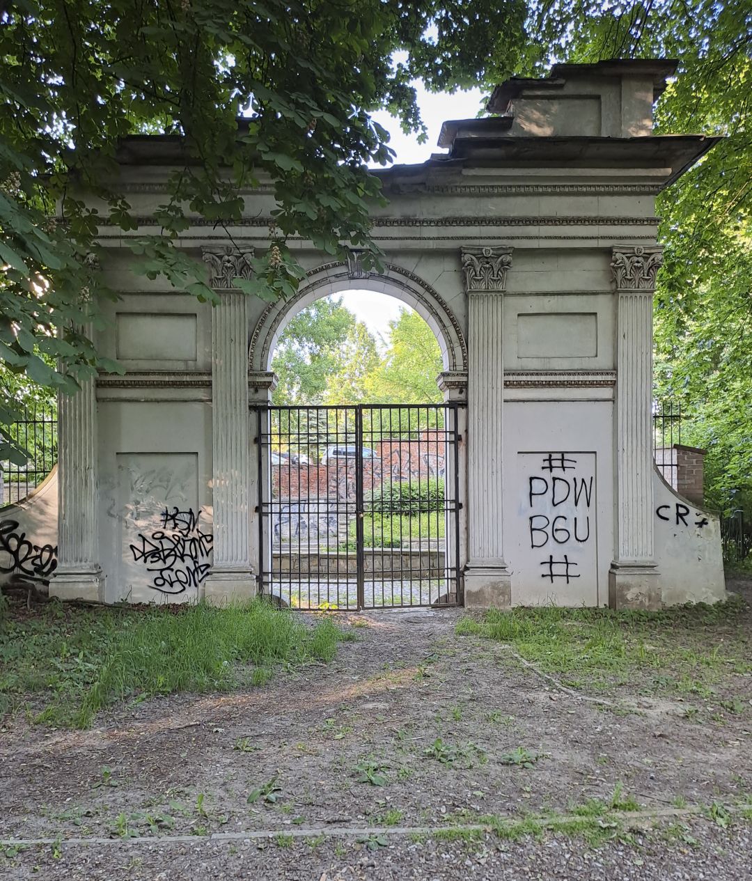 Ruine artificielle, parc du château de Puławy